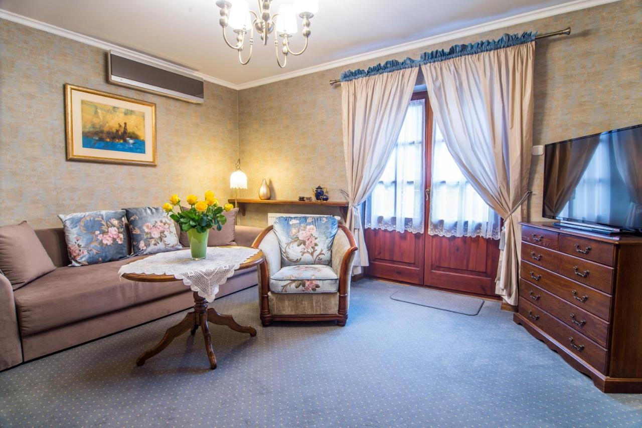 Hotel Dwa Ksiezyce Казімеж-Дольний Екстер'єр фото
