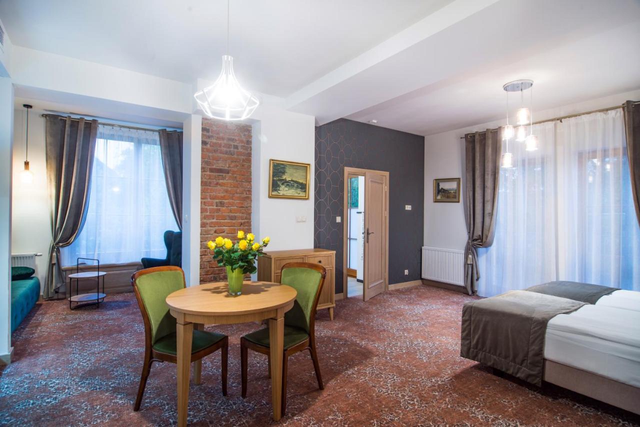 Hotel Dwa Ksiezyce Казімеж-Дольний Екстер'єр фото