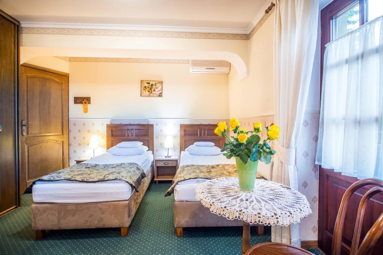 Hotel Dwa Ksiezyce Казімеж-Дольний Екстер'єр фото