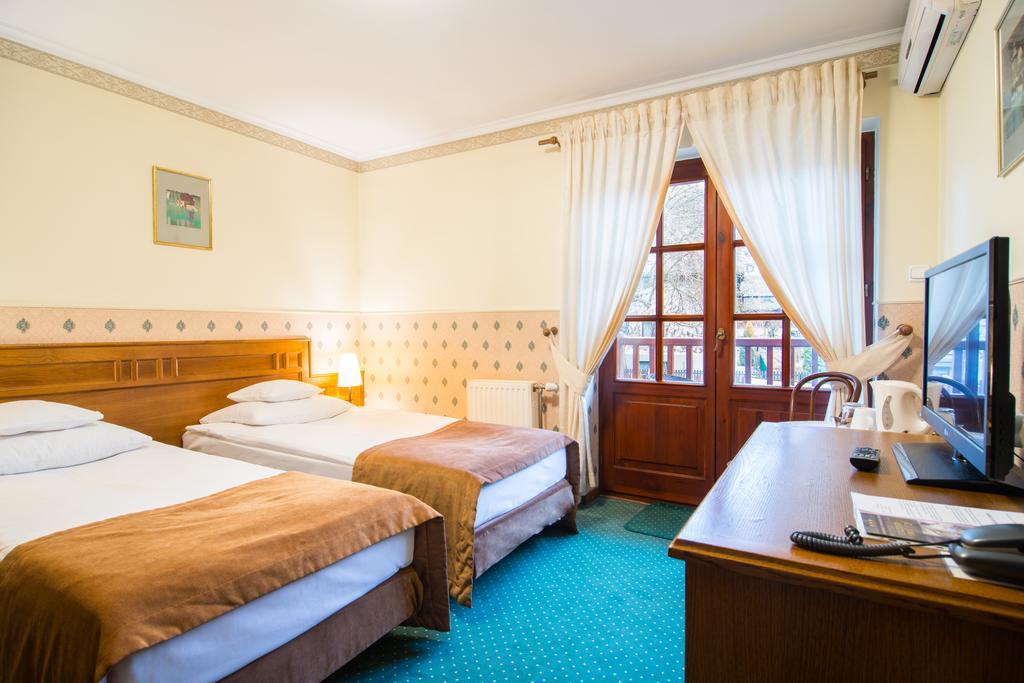 Hotel Dwa Ksiezyce Казімеж-Дольний Екстер'єр фото